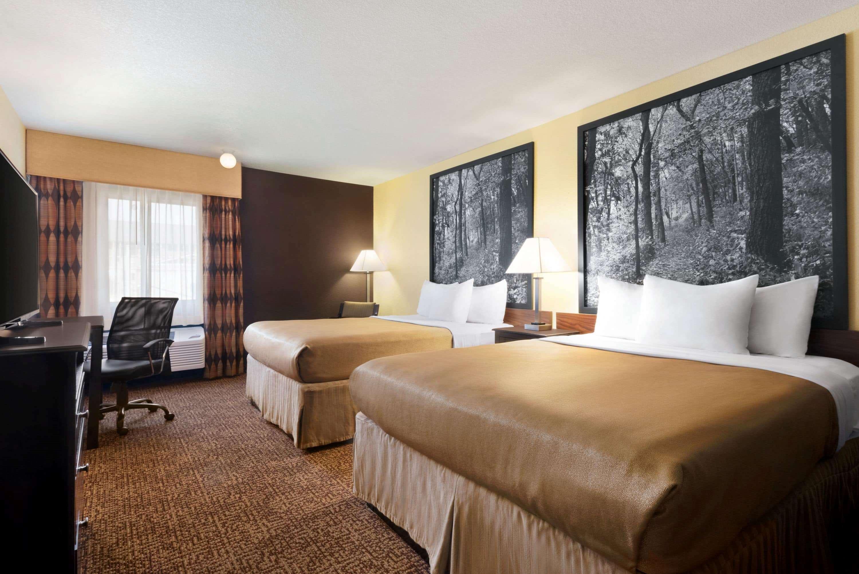 Super 8 By Wyndham Des Moines Hotel Exterior photo