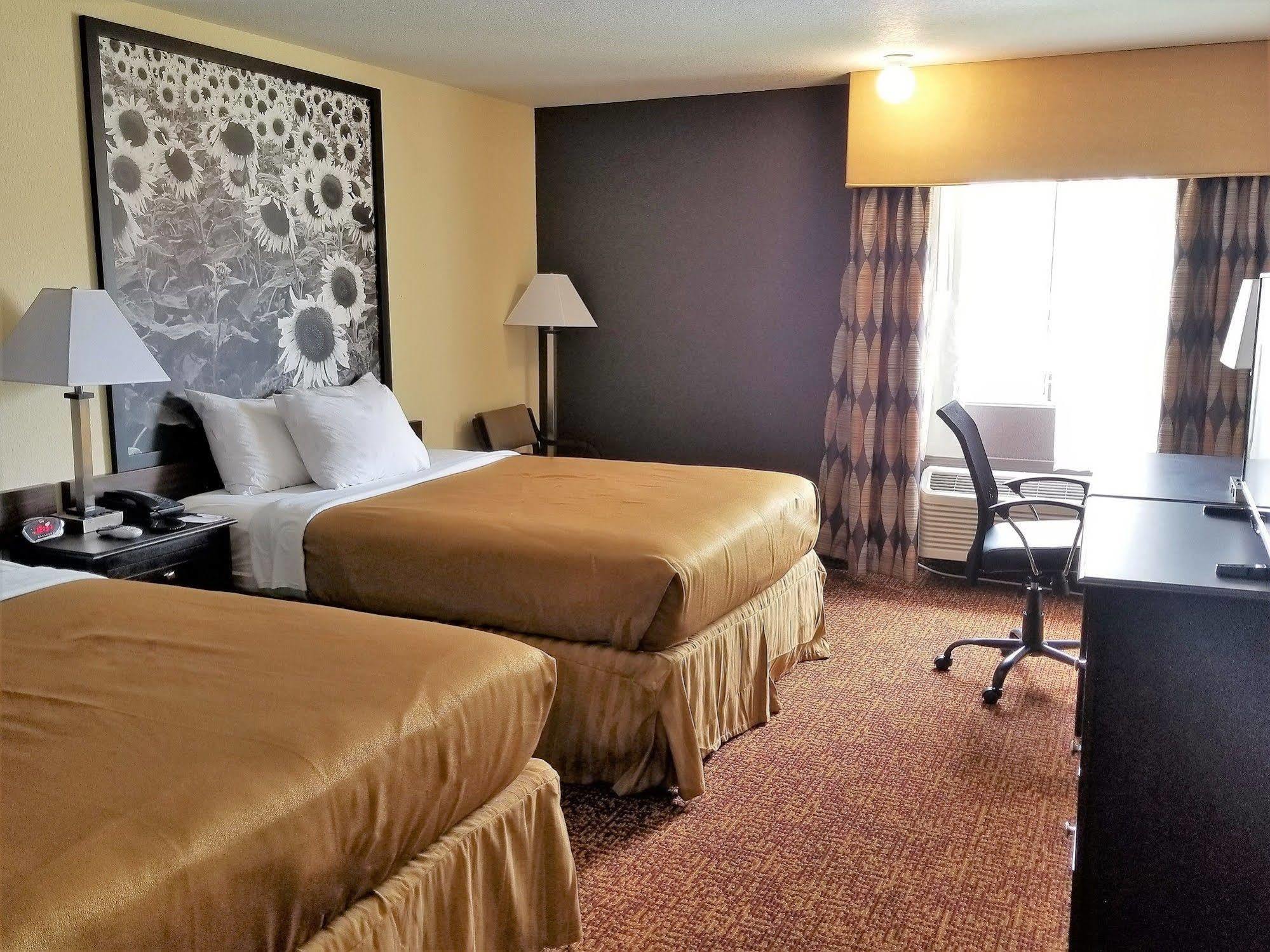 Super 8 By Wyndham Des Moines Hotel Exterior photo