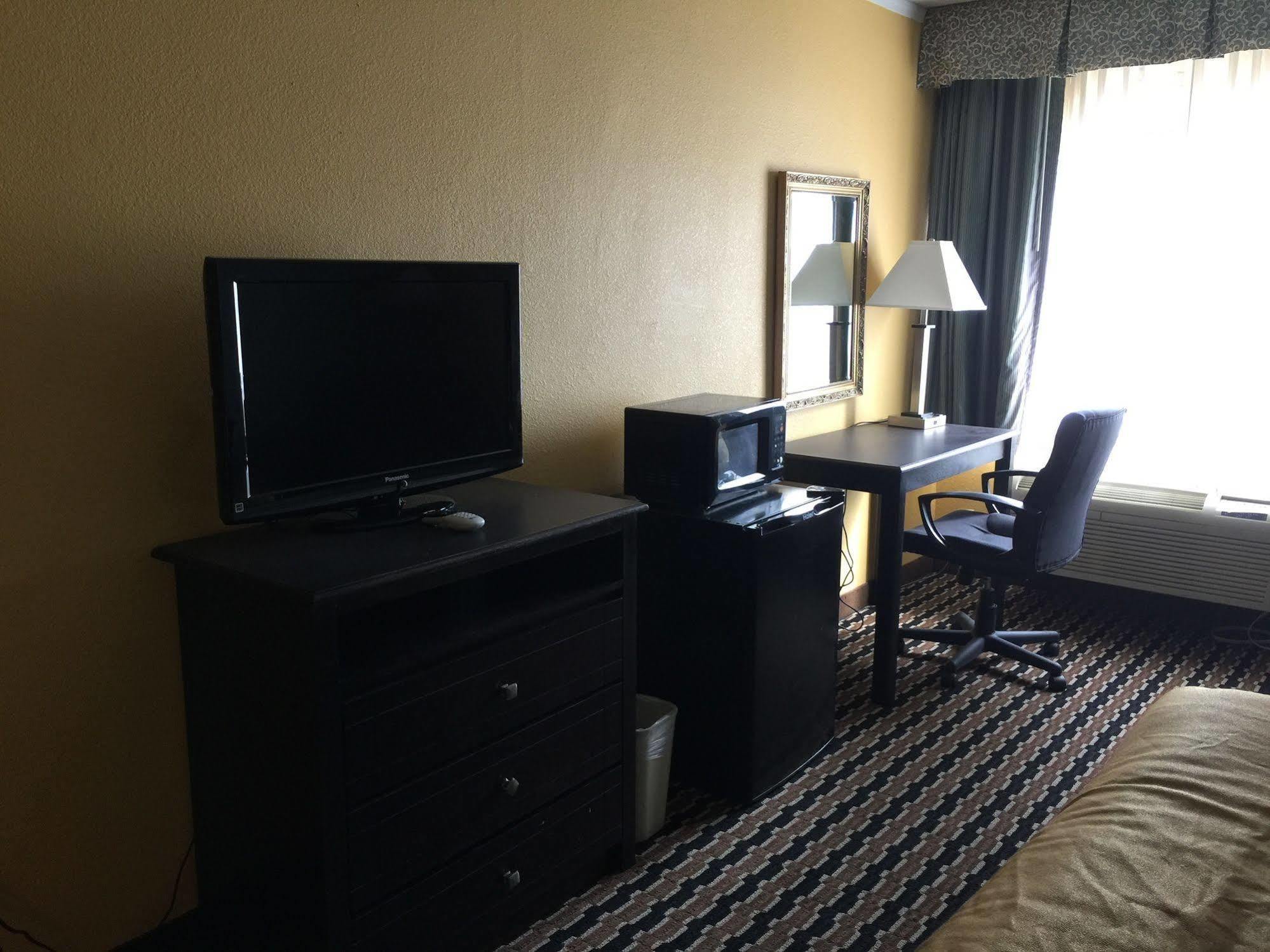 Super 8 By Wyndham Des Moines Hotel Exterior photo
