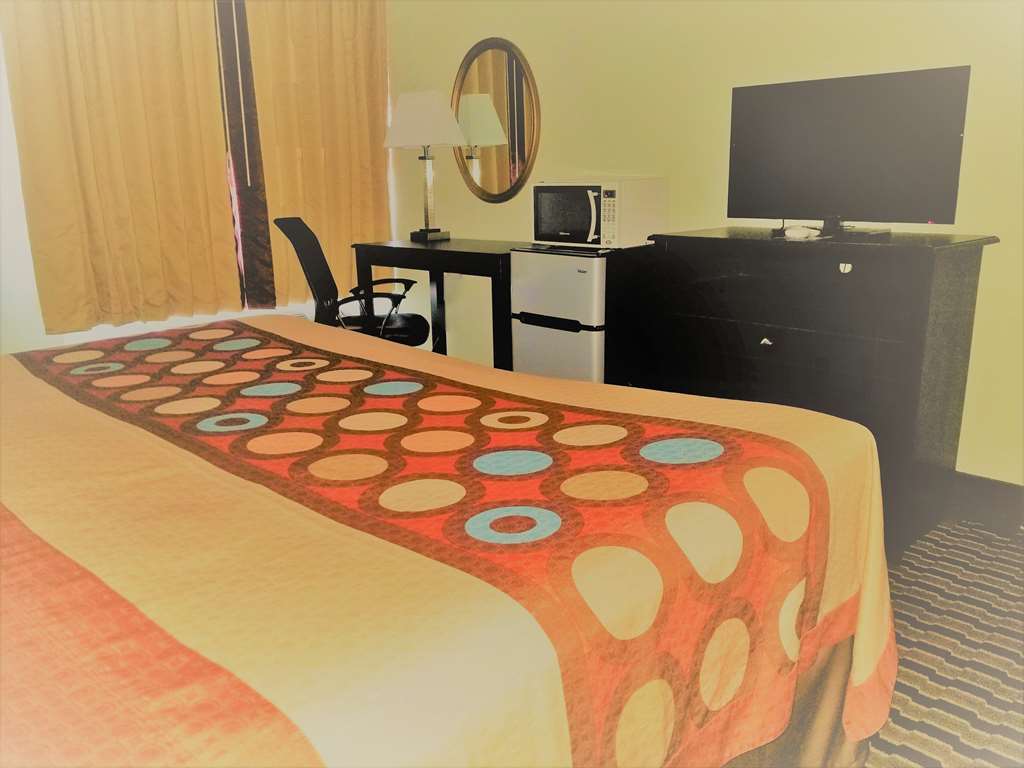 Super 8 By Wyndham Des Moines Hotel Room photo