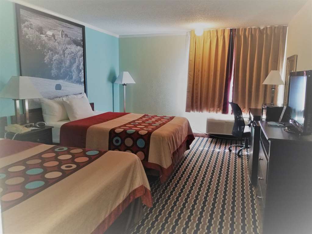 Super 8 By Wyndham Des Moines Hotel Room photo