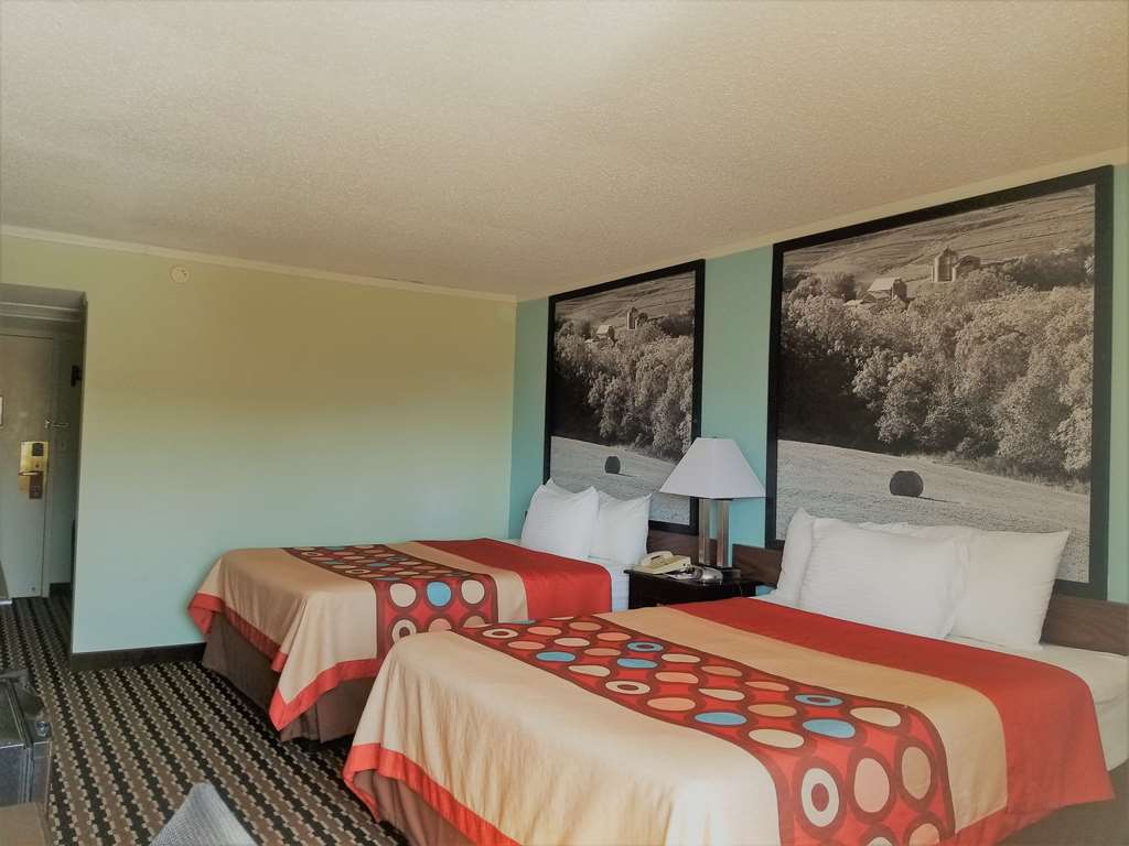Super 8 By Wyndham Des Moines Hotel Room photo